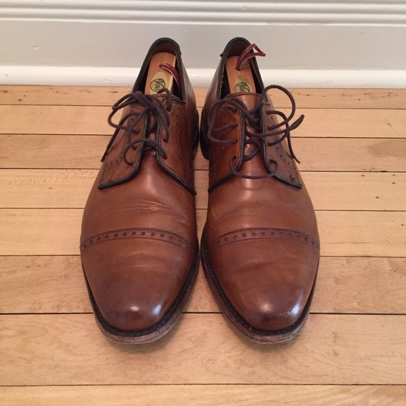 Allen Edmonds - "Clifton" Cap Toe Leather Men's Dr